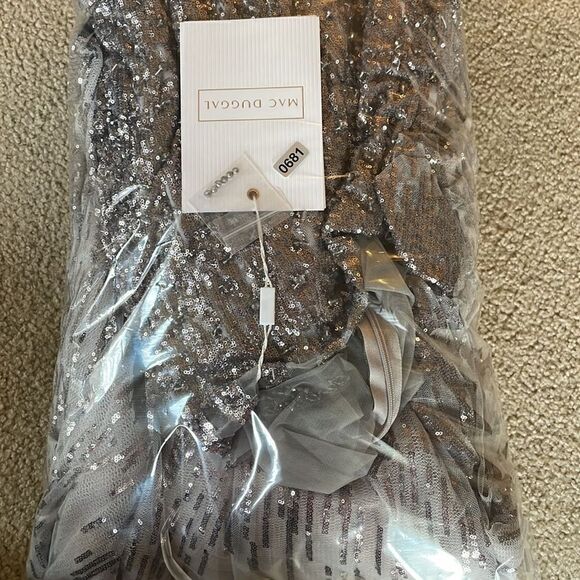 Mac Duggal 20307 Bishop Sleeve Sequin Dress Size 22 - Picture 13 of 13